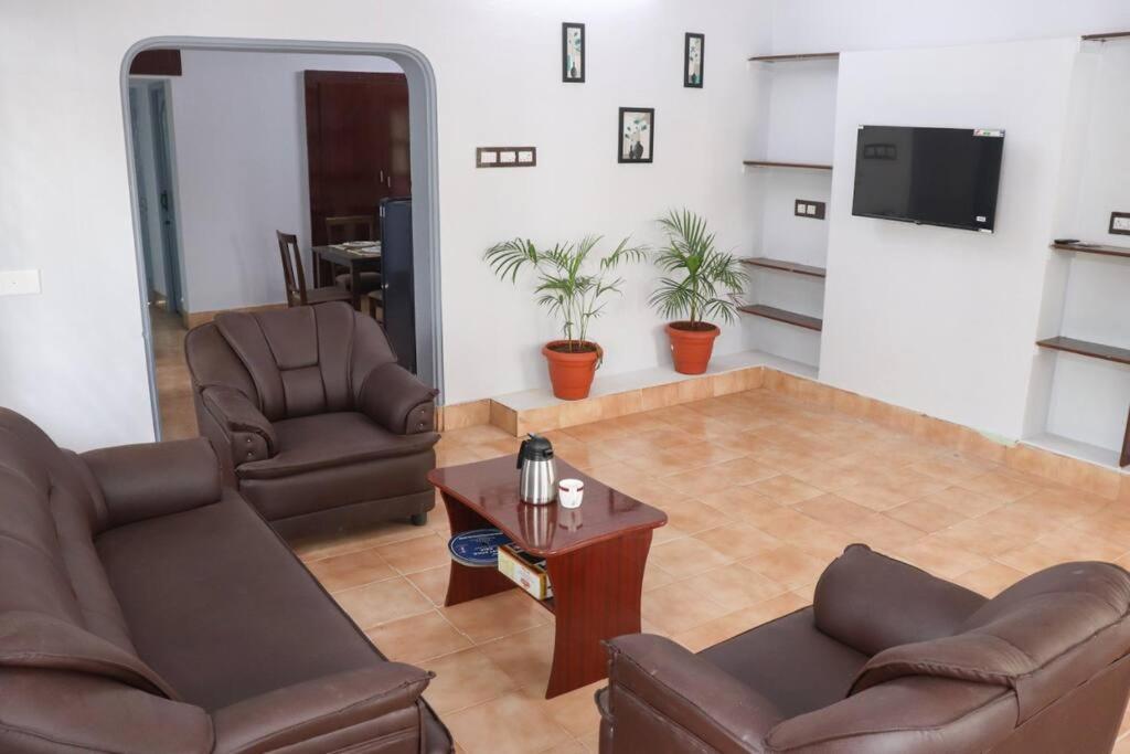 Madura Homestay - Gorgeous Home With 2Bhk 5 Minutes From Nh44 马杜赖 外观 照片