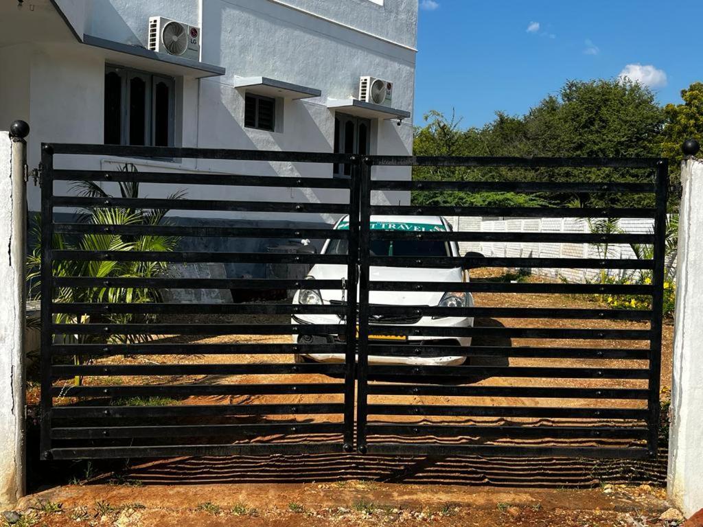 Madura Homestay - Gorgeous Home With 2Bhk 5 Minutes From Nh44 马杜赖 外观 照片